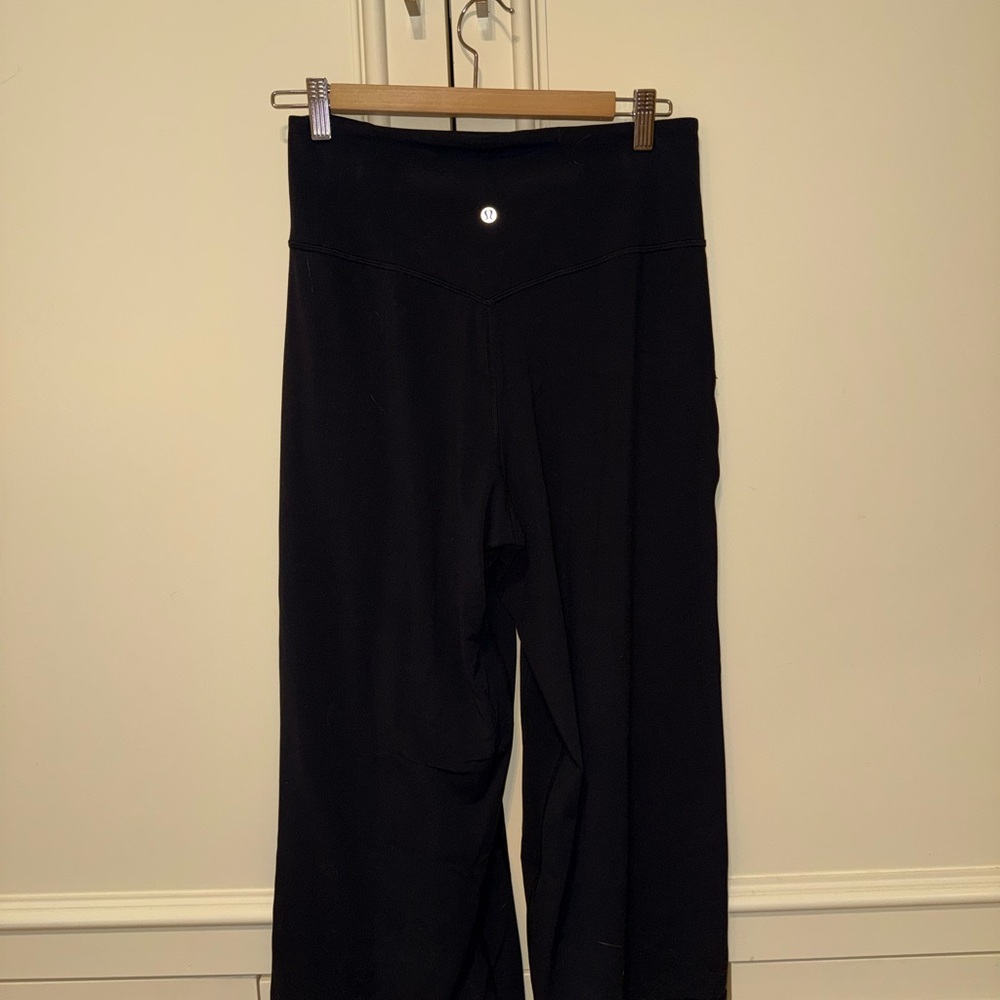 Lululemon Athletica Align Super-High-Rise Wide-Leg Crop 23" Women’s Size 8 - Picture 3 of 7